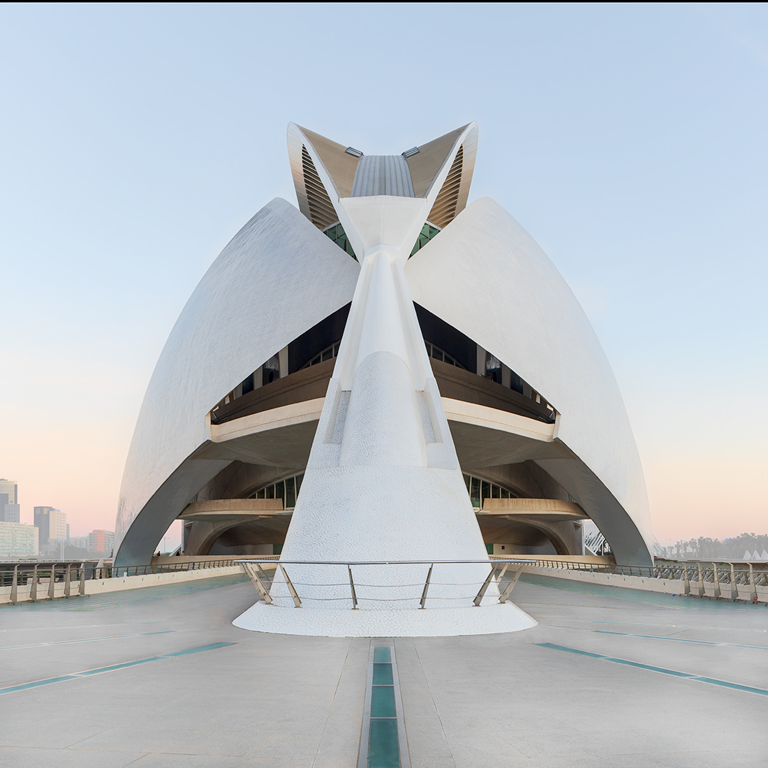POTY21_colour_Valencia-opera-house-front_DWright_Principal